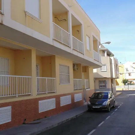A 150 M De La Playa Lägenhet