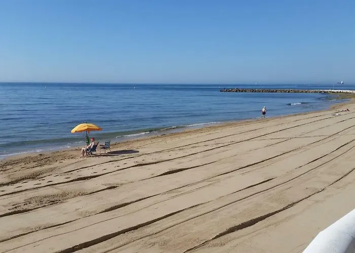 A 150 M De La Playa * Torrevieja